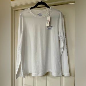 NWT Vineyard Vines SPF50 moisture wicking top / swim shirt. Performance shirt